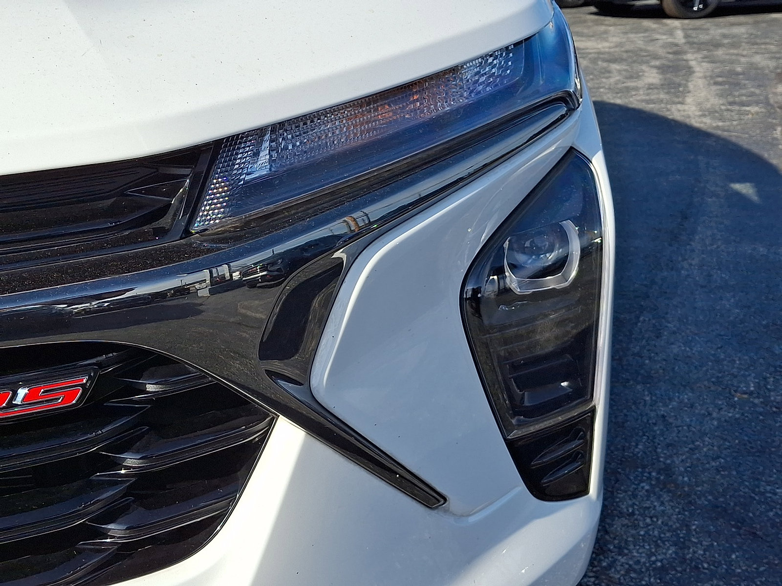 Certified 2025 Chevrolet Trax RS w/ Sunroof Package image 10