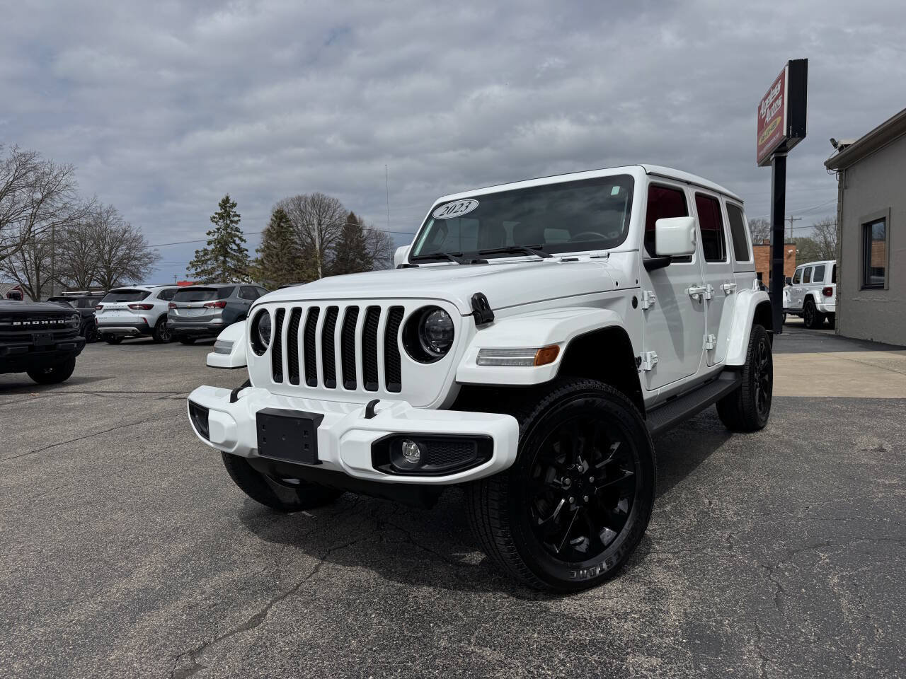 Used 2023 Jeep Wrangler 4WD Unlimited High Altitude image 2