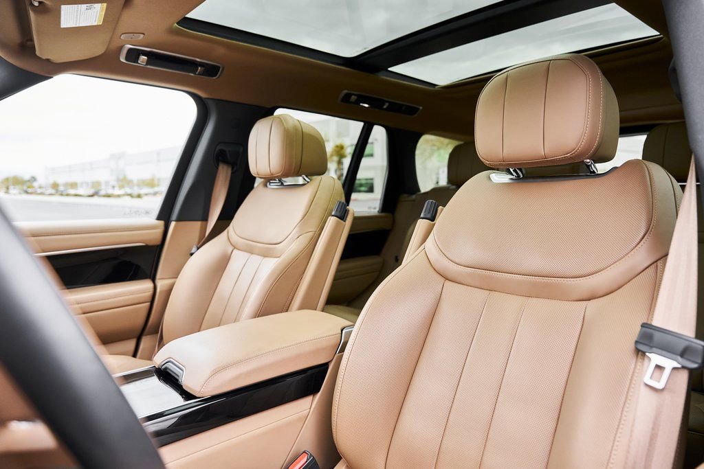 Used 2023 Land Rover Range Rover SE image 41