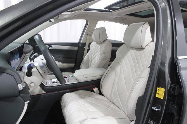 Certified 2025 Genesis GV80 3.5T Prestige AWD/4WD image 5