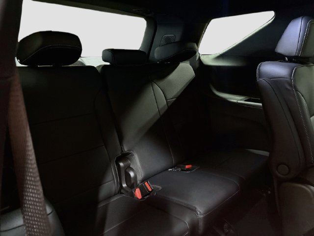 New 2027 Chevrolet Traverse LT FWD image 24