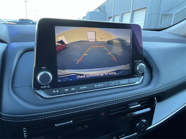 Used 2022 Nissan Rogue SV image 36