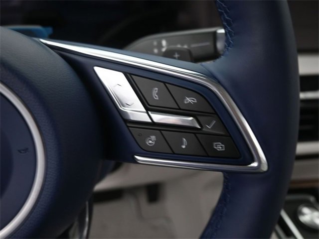 Certified 2025 Buick Enclave Avenir image 33