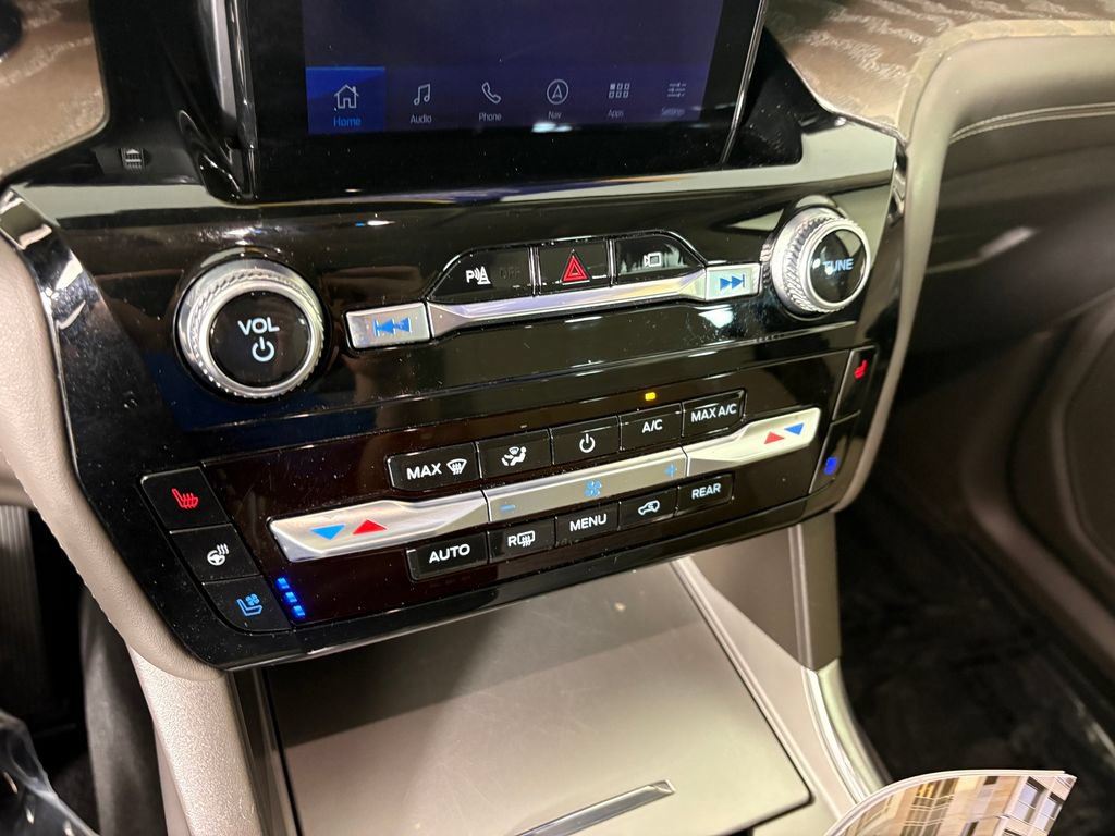 Certified 2022 Ford Explorer Platinum w/ Equipment Group 601A AWD/4WD image 20
