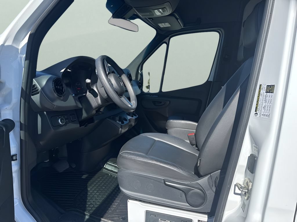 Used 2022 Mercedes-Benz Sprinter 2500 image 9