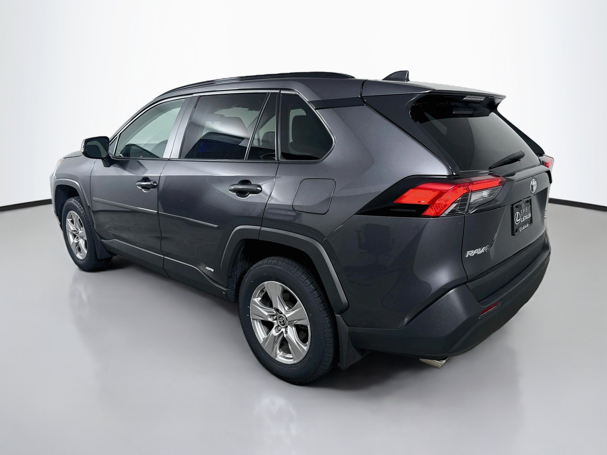 Used 2025 Toyota RAV4 XLE AWD/4WD image 5