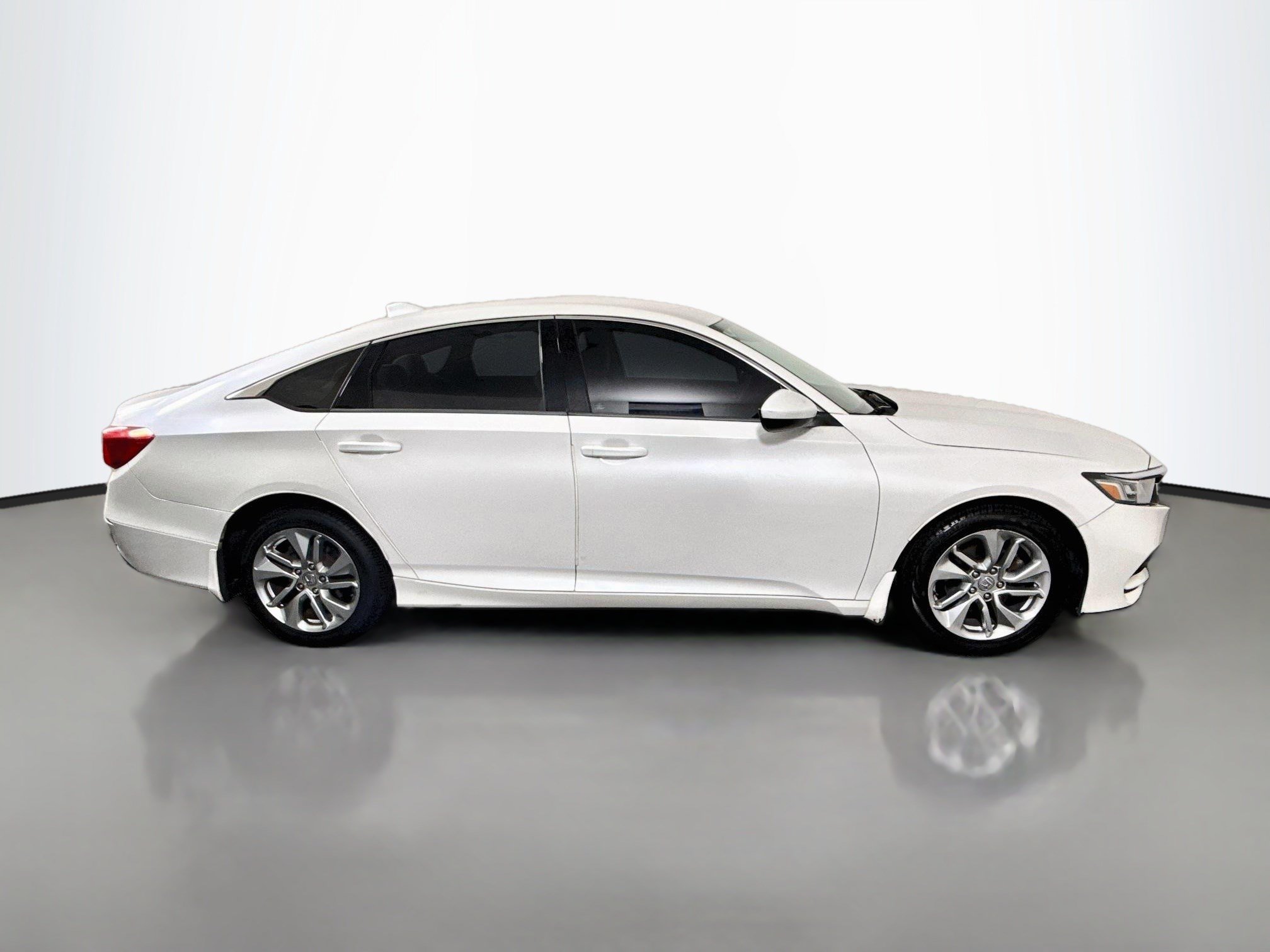 Used 2018 Honda Accord LX image 11