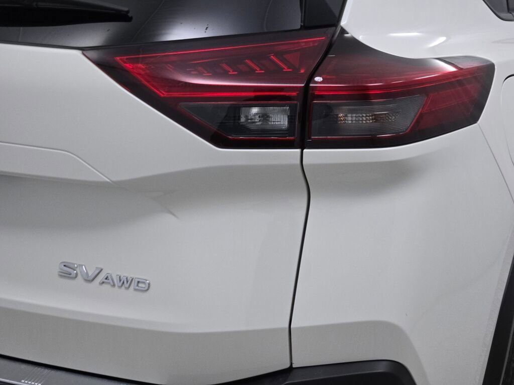 Used 2023 Nissan Rogue SV image 13