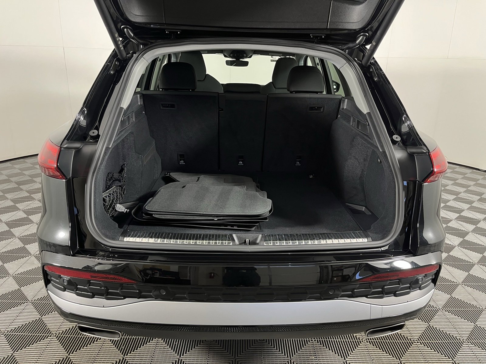 Used 2025 Audi Q5 2.0T Premium Plus w/ Premium Plus image 20