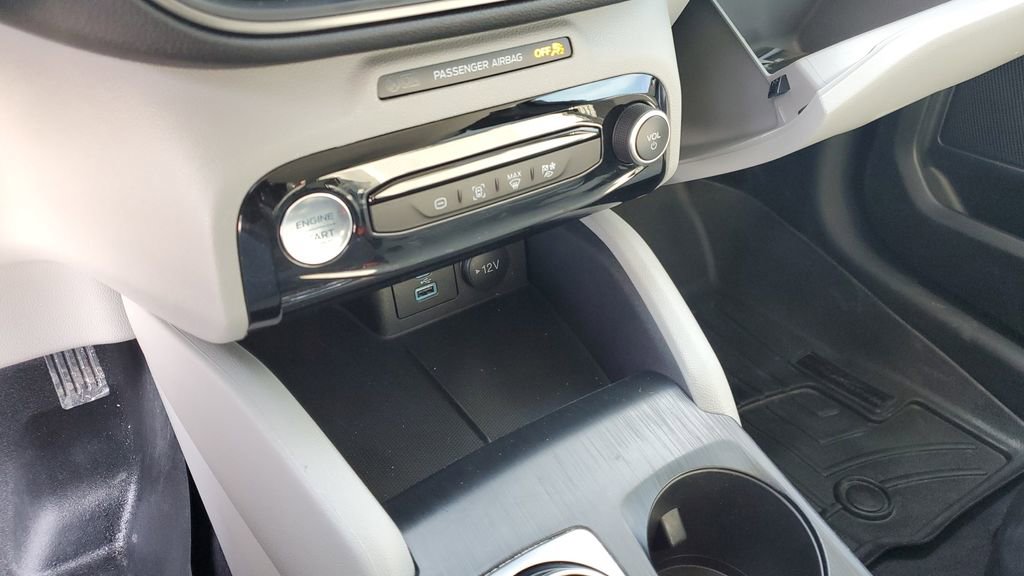 Used 2023 Ford Escape SE image 16