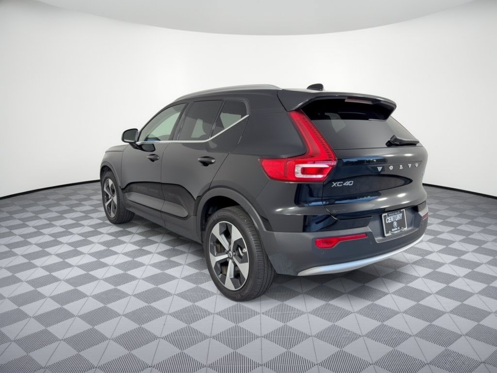Used 2025 Volvo XC40 B5 Core w/ Protection Package Premier AWD/4WD image 3