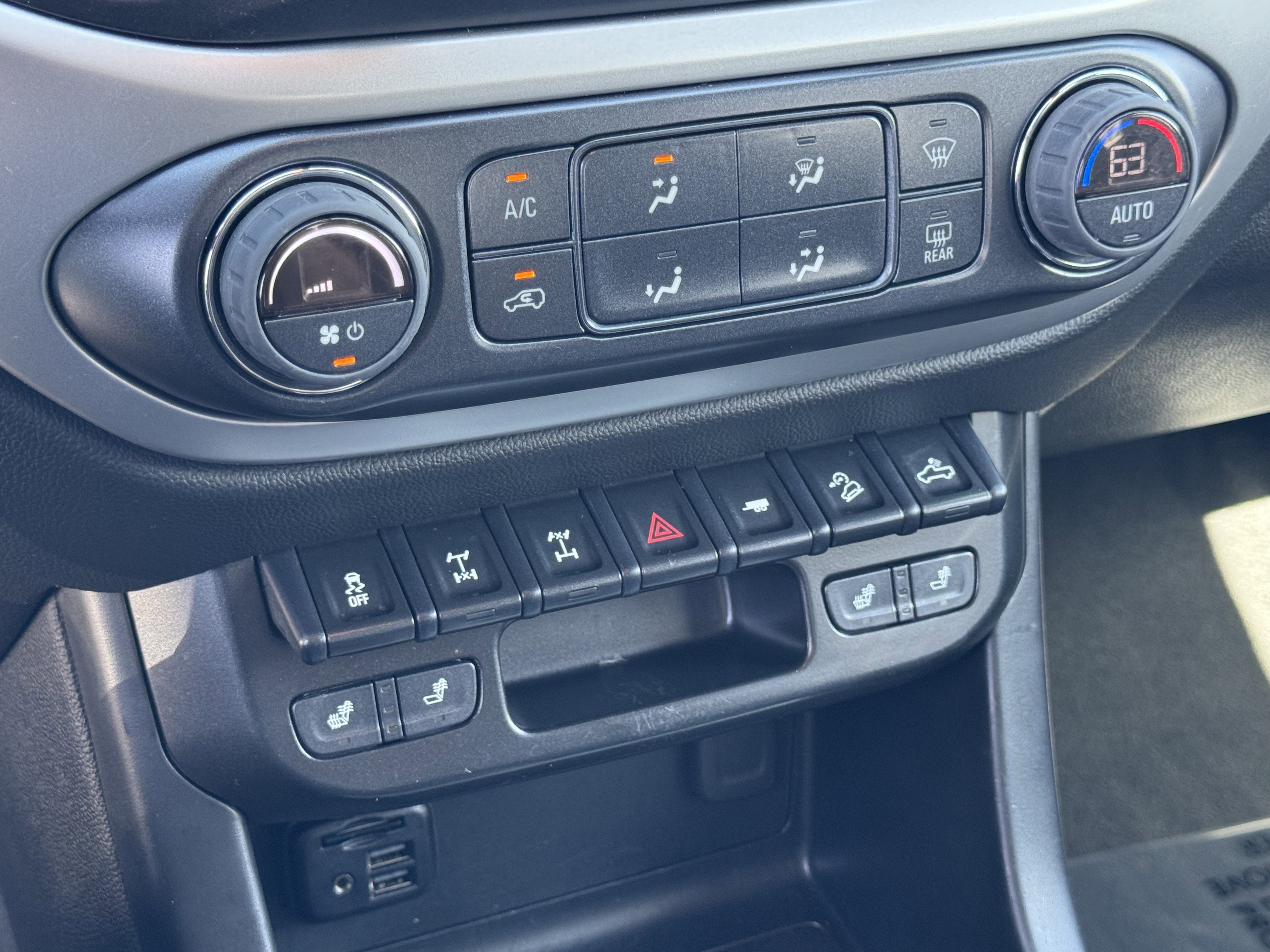 Used 2022 Chevrolet Colorado ZR2 image 28