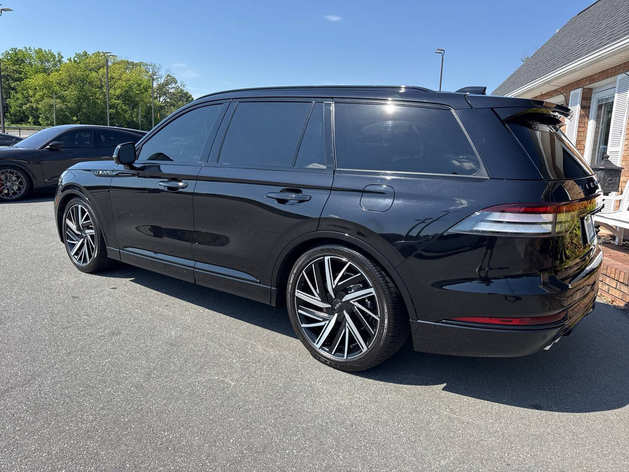 Used 2025 Lincoln Aviator Black Label w/ Jet Appearance Package AWD/4WD image 17
