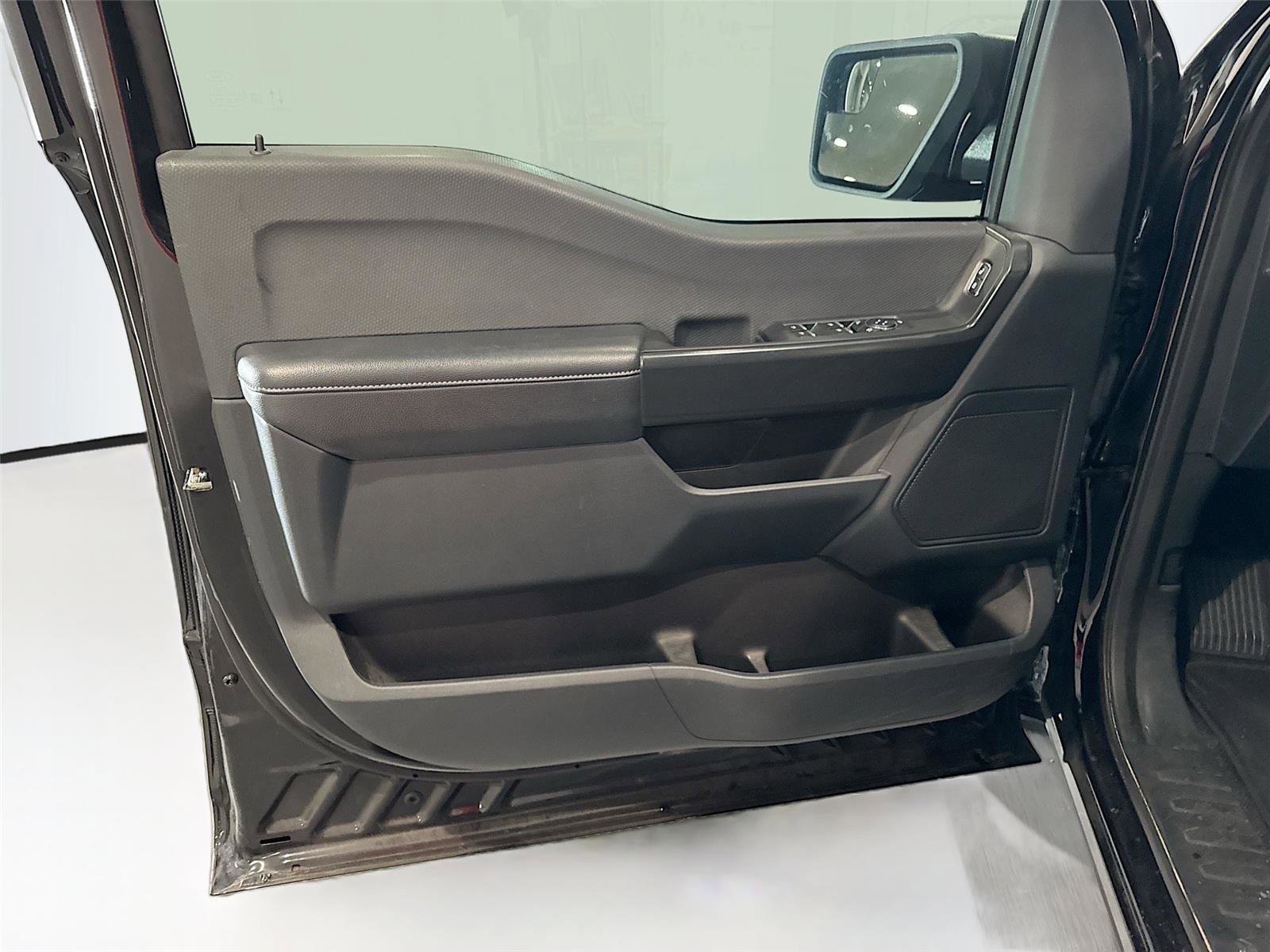 Used 2023 Ford F150 XL w/ STX Appearance Package RWD image 8