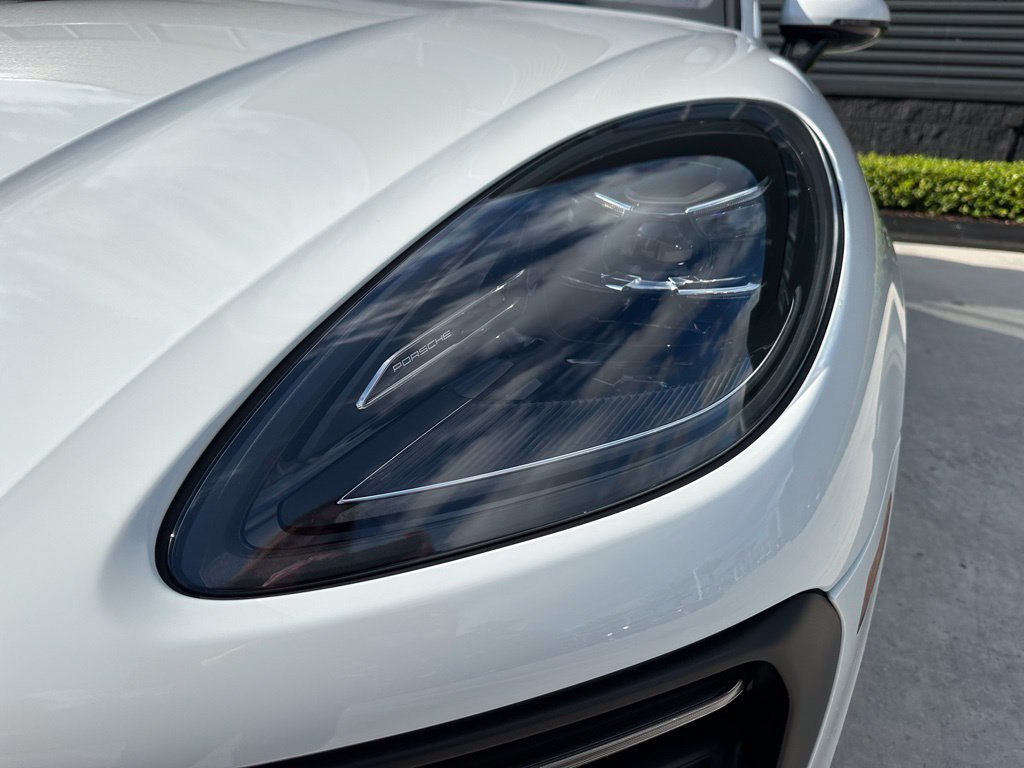 Certified 2026 Porsche Macan S AWD/4WD image 13