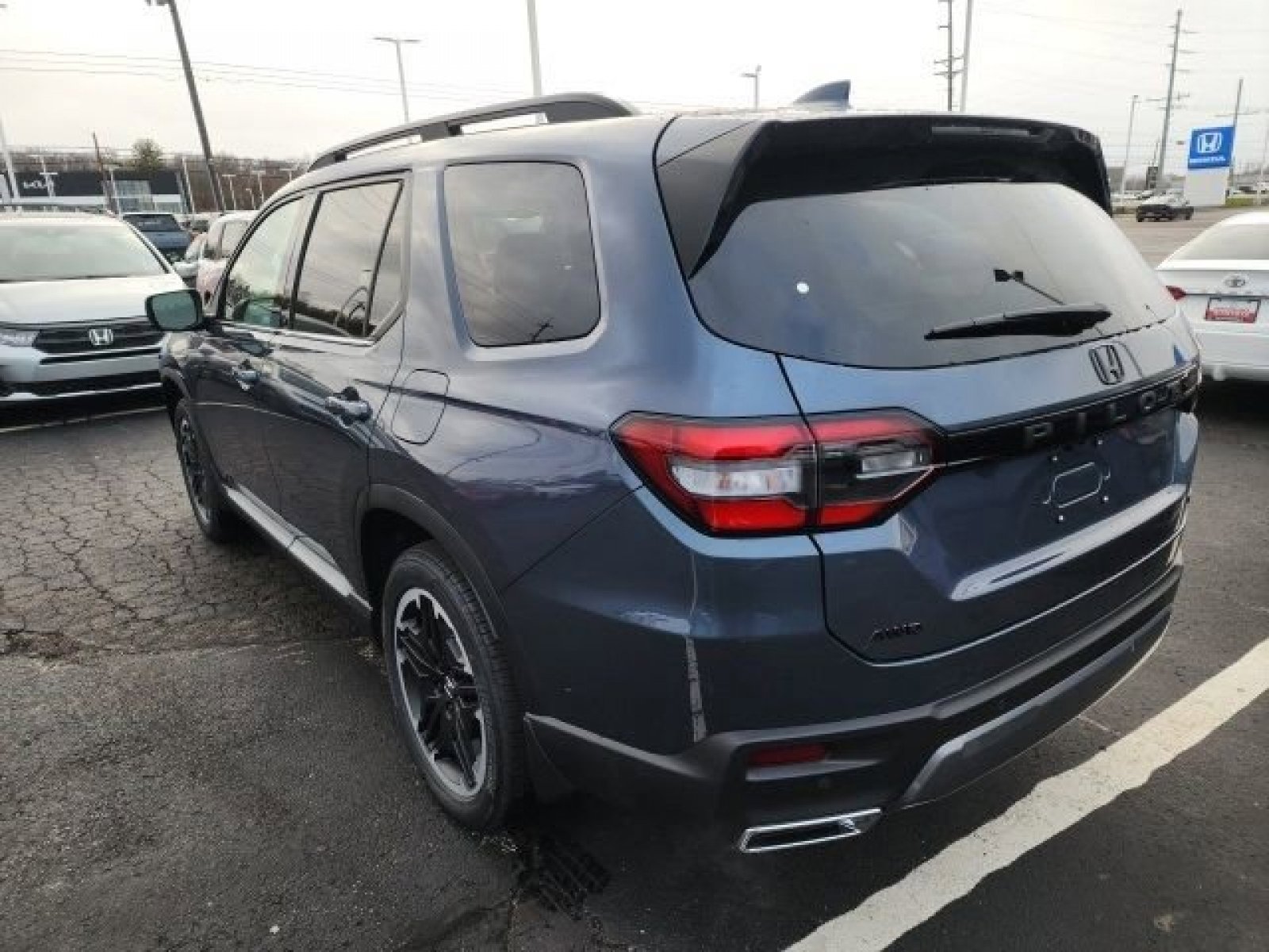 New 2026 Honda Pilot Touring image 4