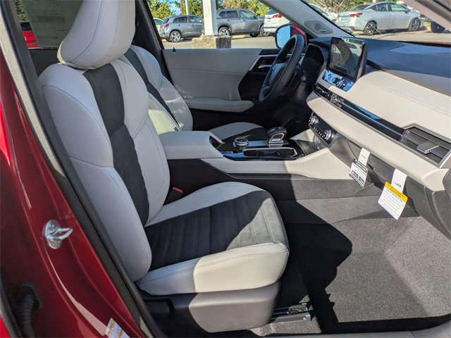 New 2025 Mitsubishi Outlander SE image 35