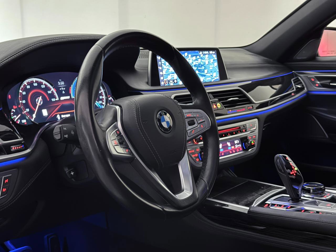 Used 2018 BMW 740e xDrive AWD/4WD image 23