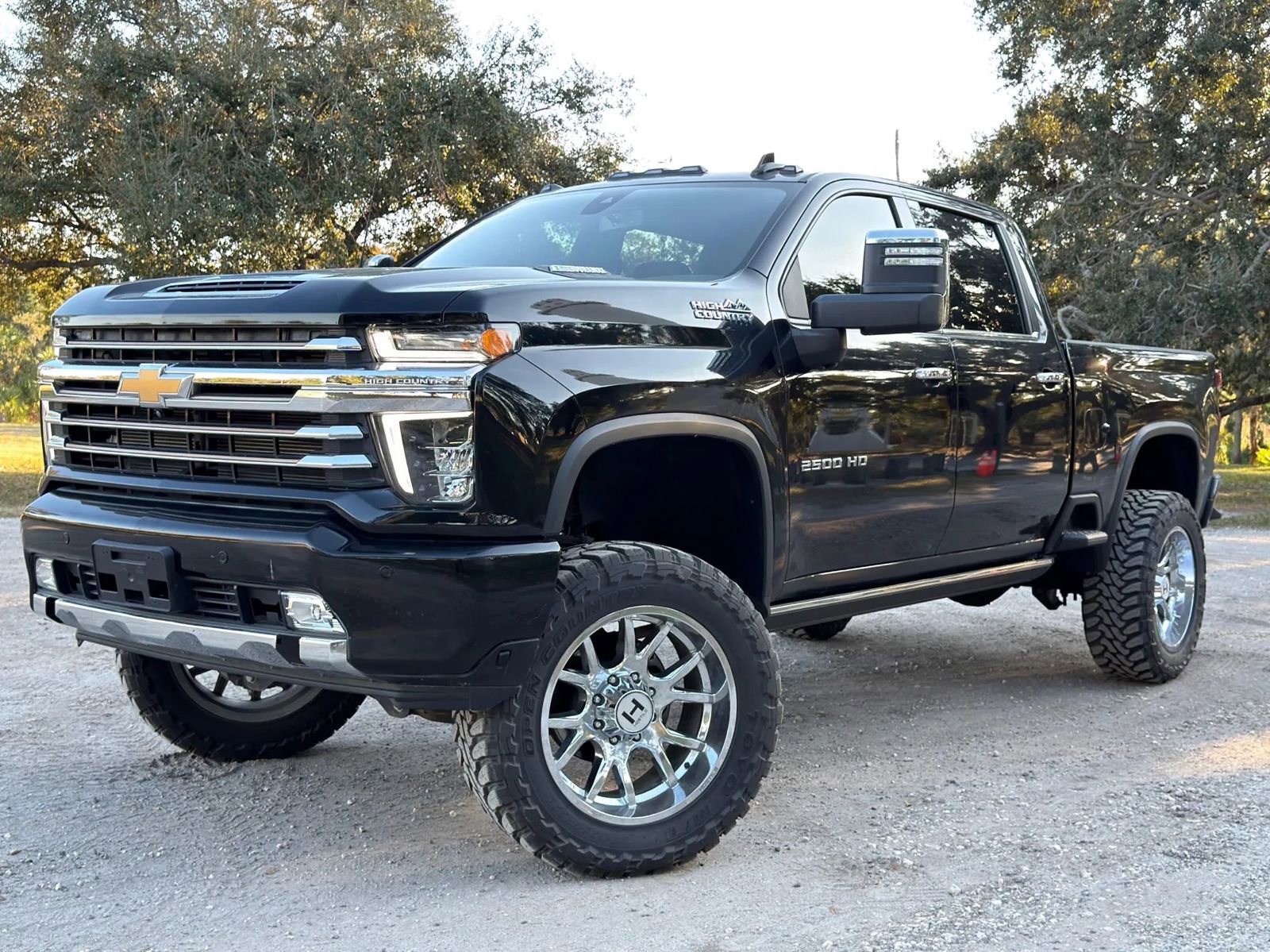 Used 2023 Chevrolet Silverado 2500 High Country w/ Safety Package II image 74