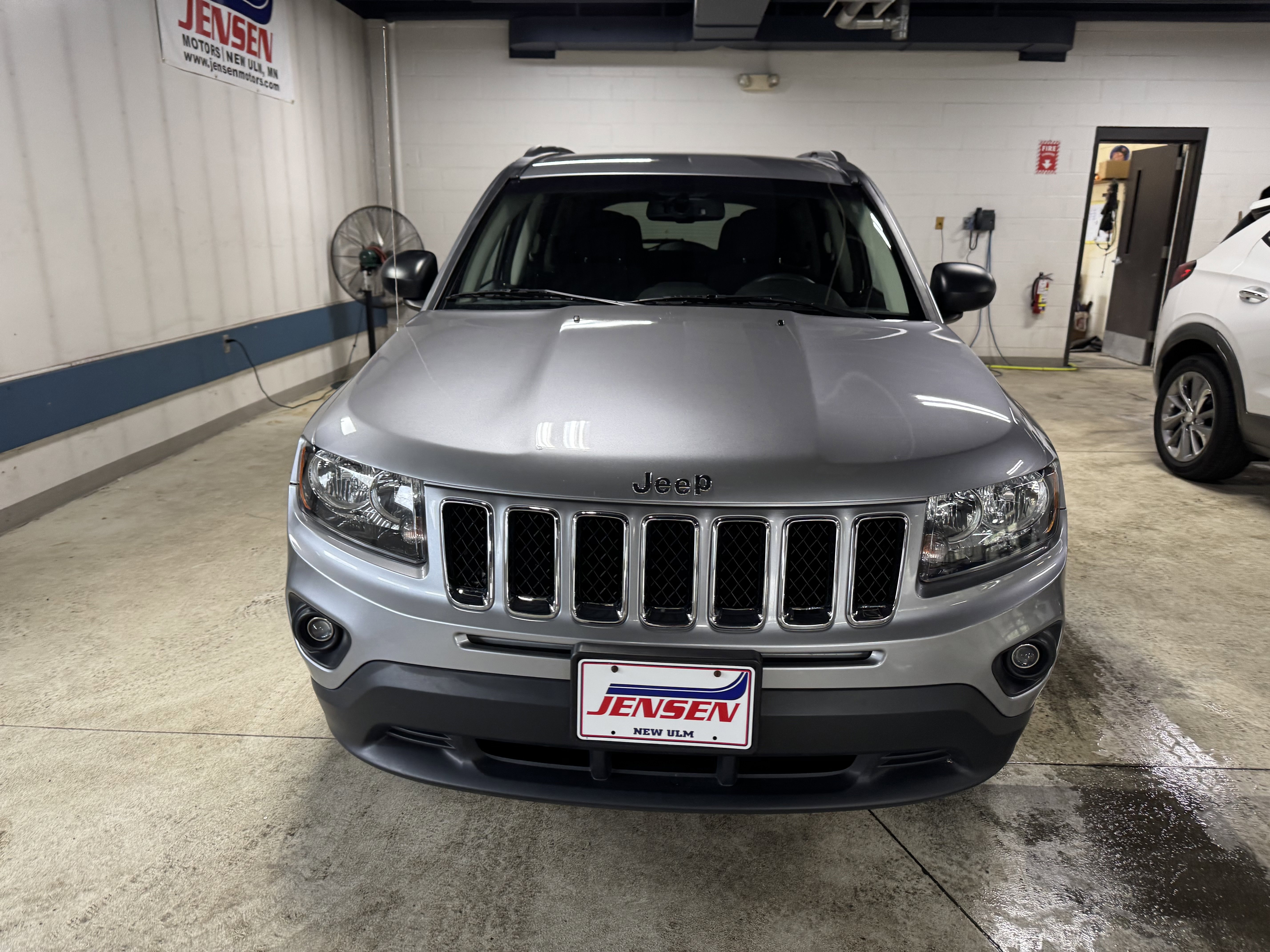 Used 2017 Jeep Compass Sport w/ Power Value Group image 2