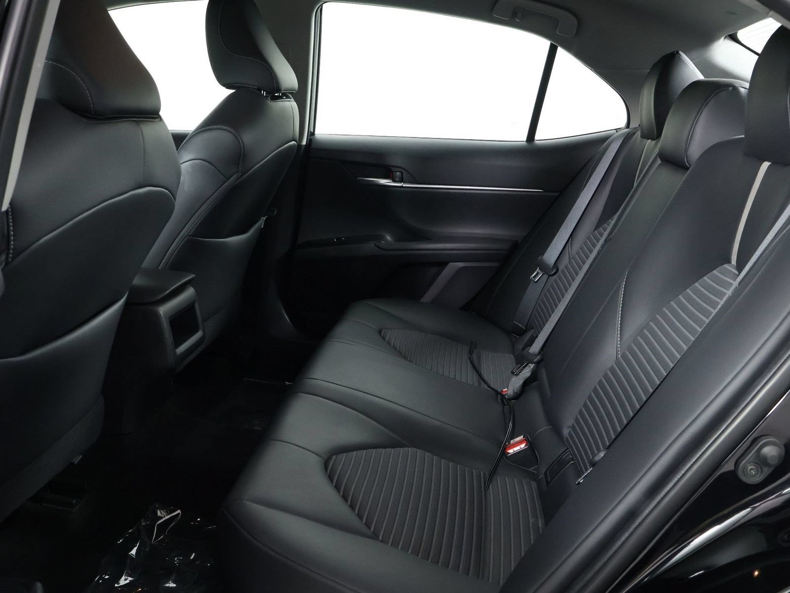 Used 2018 Toyota Camry SE FWD image 31