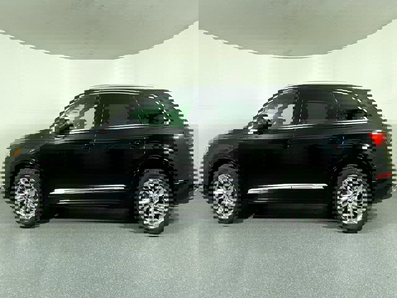 Used 2023 Audi Q7 2.0T Premium image 2