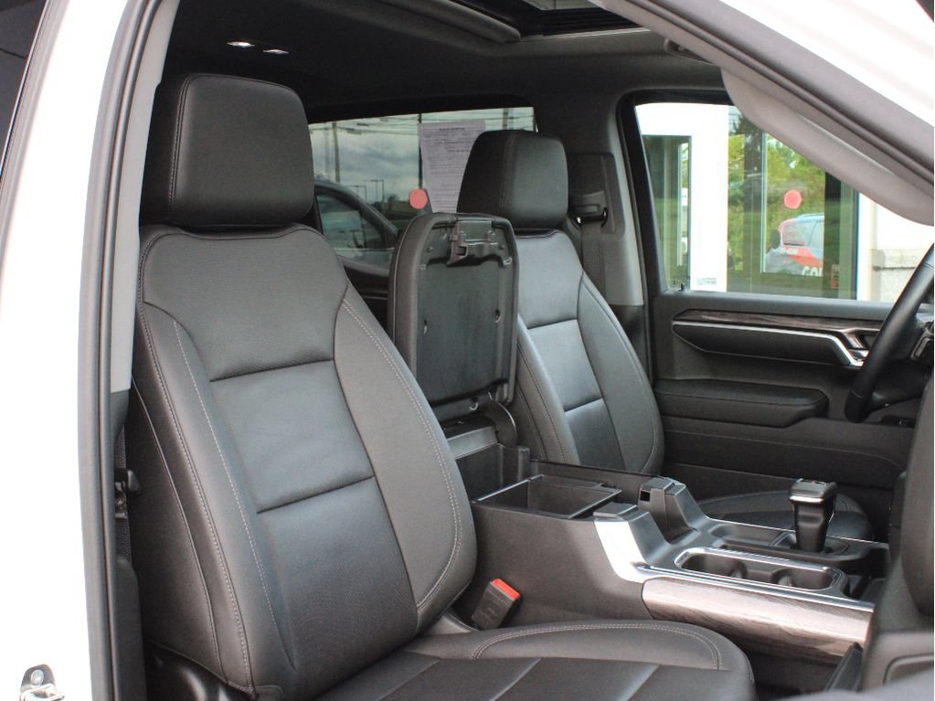 Used 2022 Chevrolet Silverado 1500 LTZ w/ LTZ Premium Package AWD/4WD image 26