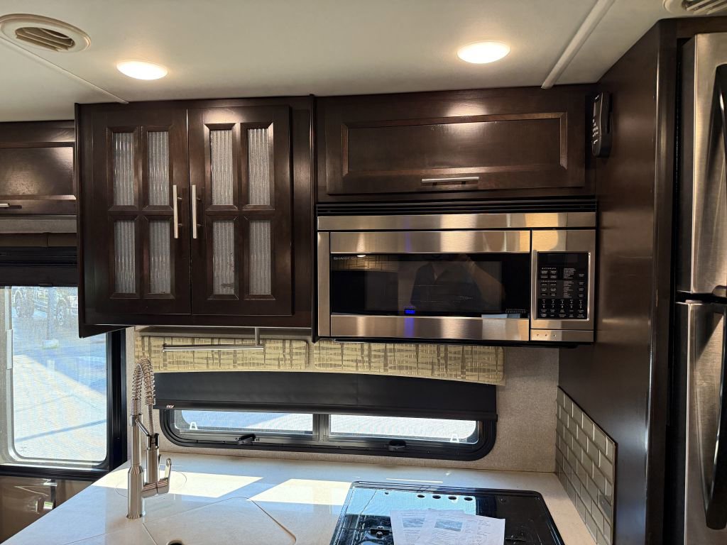 Used 2018 RAM 5500 SLT w/ Quick Order Package 29G SLT image 66