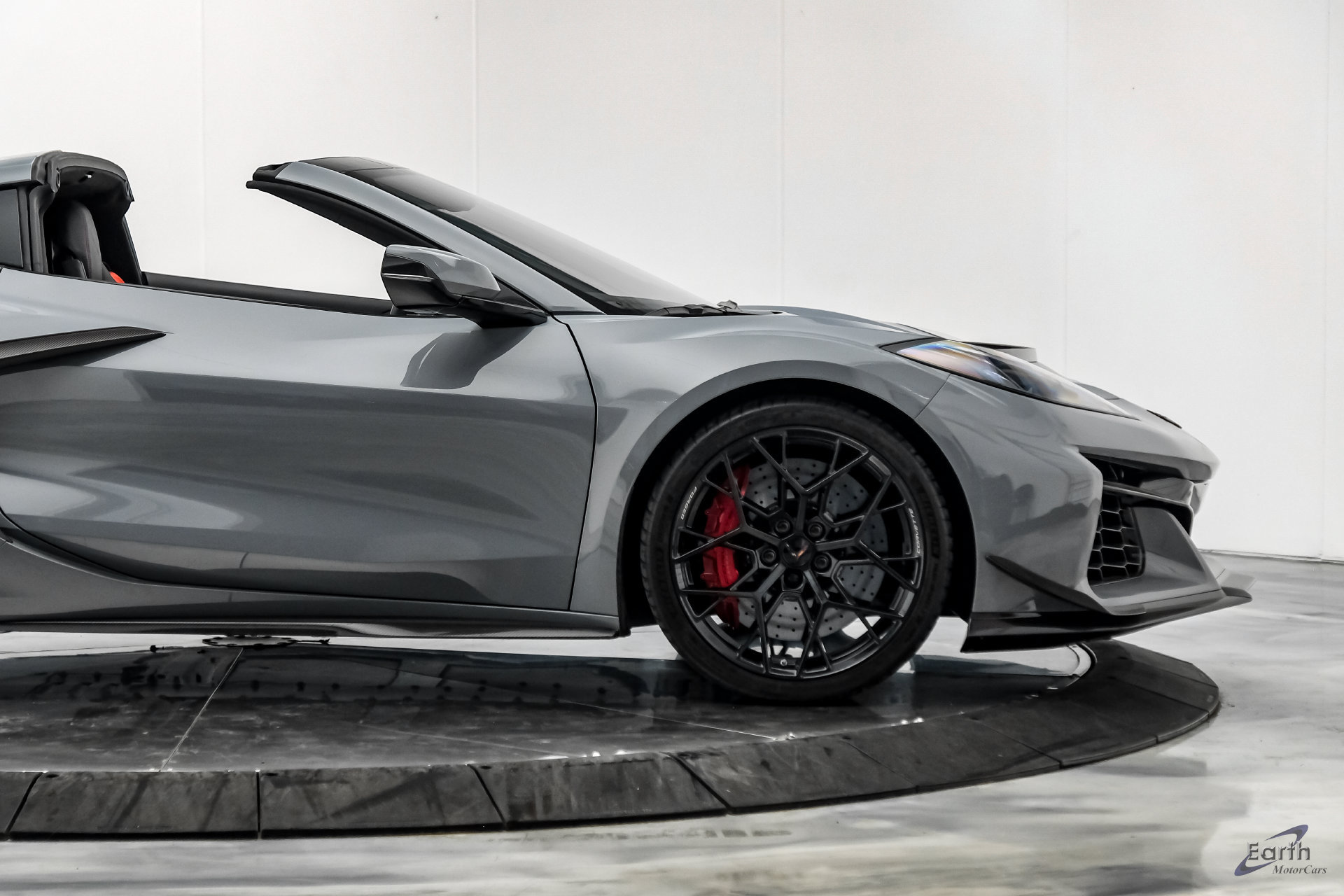 Used 2025 Chevrolet Corvette ZR1 w/ ZR1 Carbon Fiber Aero Package RWD image 30