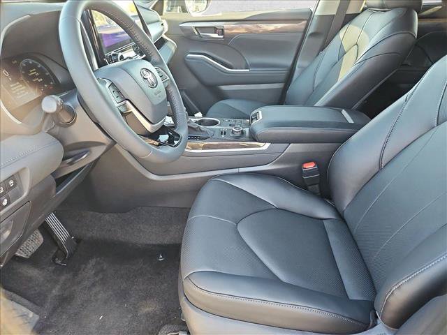New 2026 Toyota Highlander Limited AWD/4WD image 4