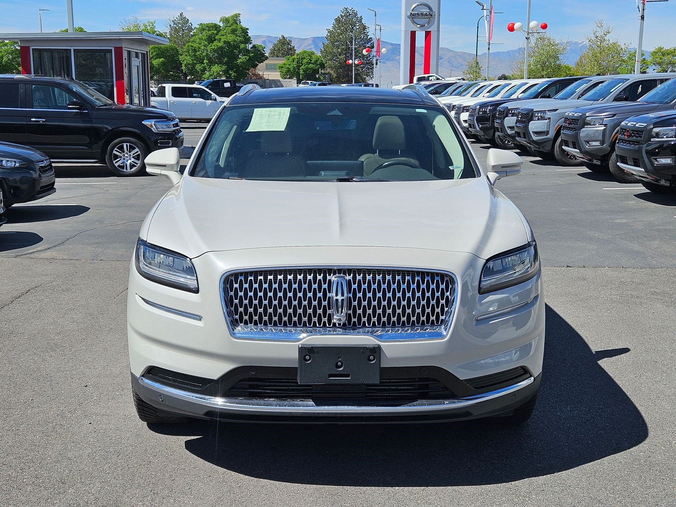 Used 2022 Lincoln Nautilus Reserve w/ Equipment Group 201A AWD/4WD image 9