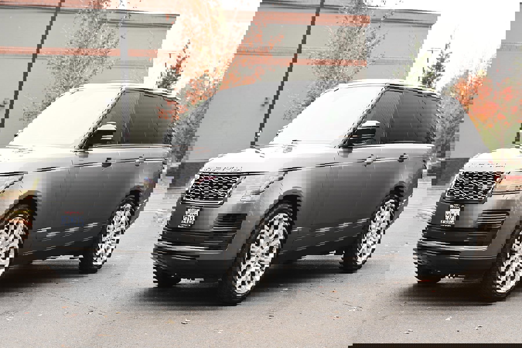 Used 2019 Land Rover Range Rover HSE image 3