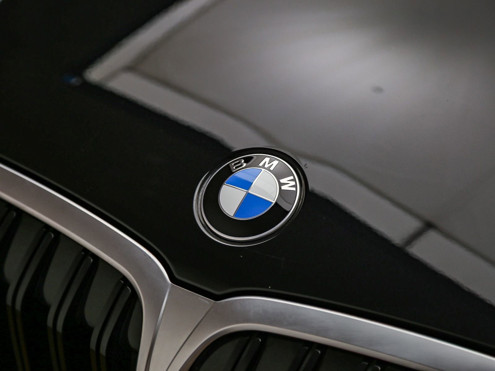 Certified 2023 BMW 330i Sedan w/ Premium Package RWD image 9
