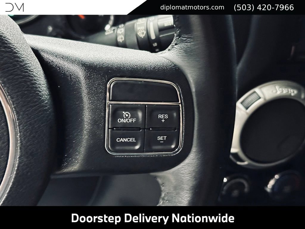 Used 2017 Jeep Wrangler Unlimited Rubicon w/ Connectivity Group AWD/4WD image 28
