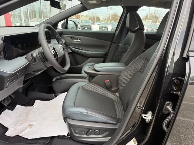 New 2026 Nissan Leaf Platinum+ w/ Floor Mat Package (Platinum+) FWD image 16