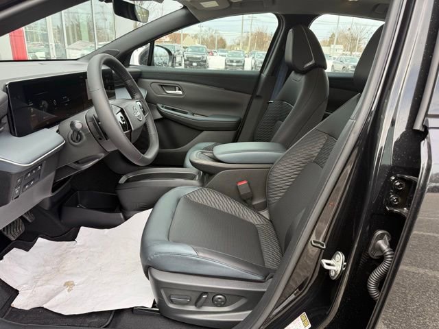 New 2026 Nissan Leaf Platinum+ w/ Floor Mat Package (Platinum+) FWD image 16