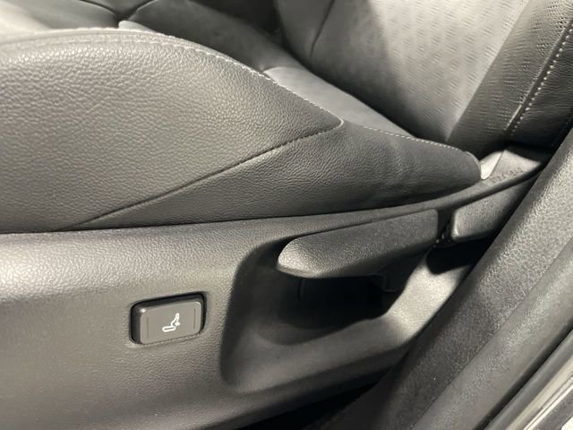 Used 2019 Toyota C-HR Limited image 12