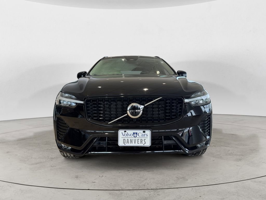 Certified 2025 Volvo XC60 B5 Core image 24