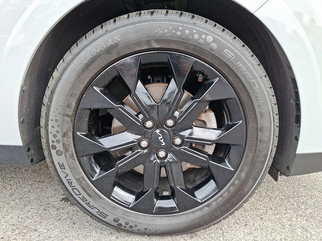 Used 2024 Kia Carnival SX FWD image 8