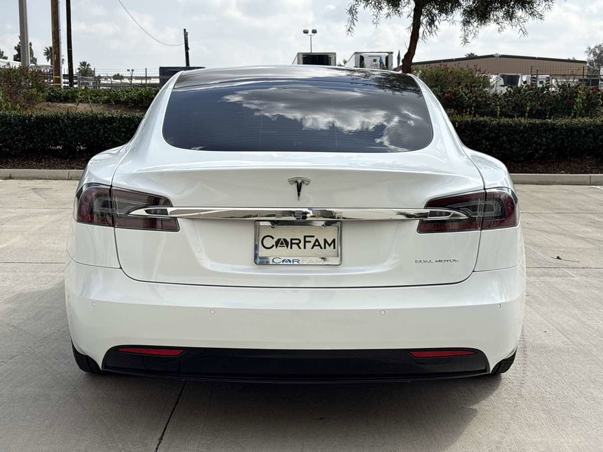 Used 2020 Tesla Model S Long Range Plus image 4
