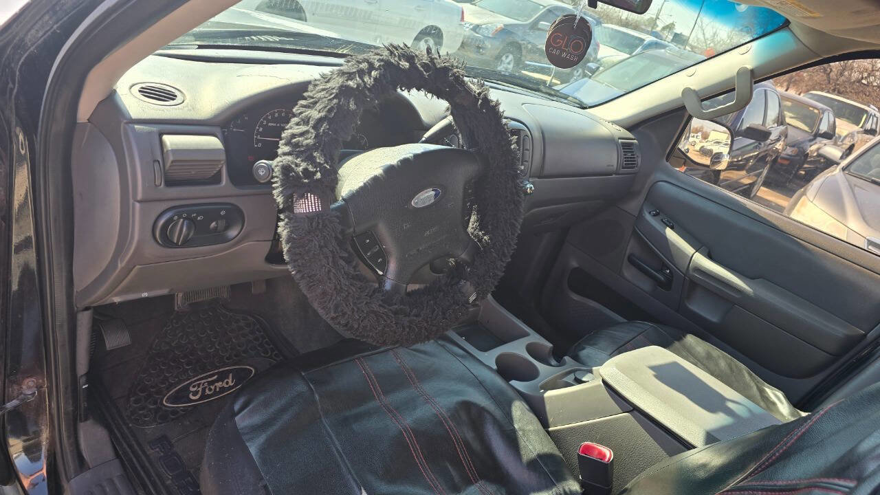 Used 2002 Ford Explorer XLT image 7