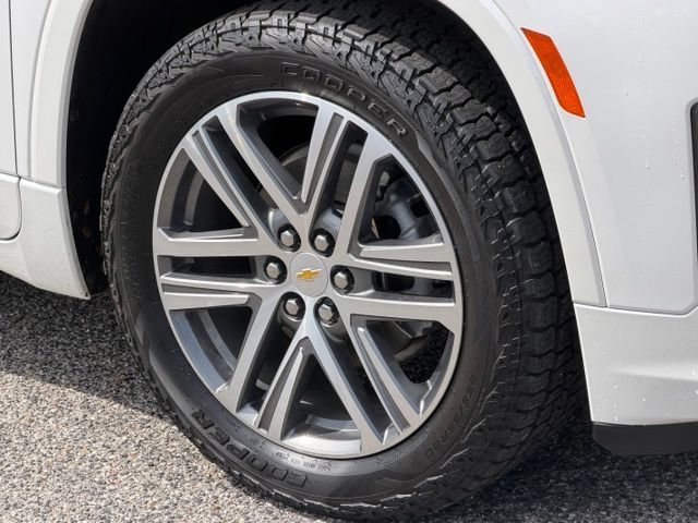 Used 2023 Chevrolet Traverse High Country AWD/4WD image 9