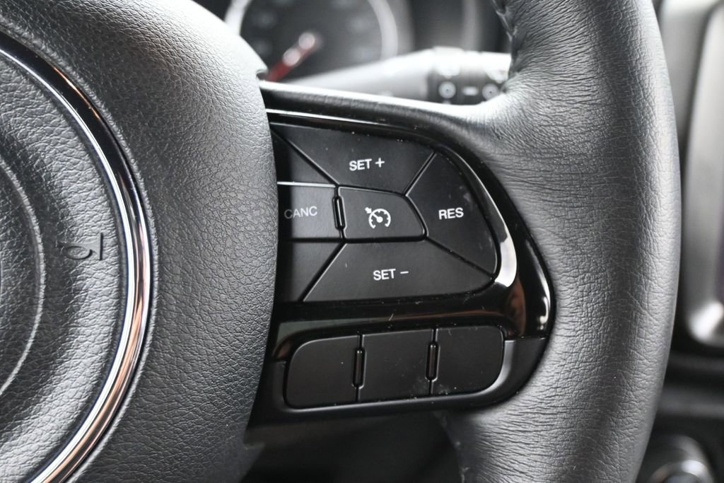 Used 2022 Jeep Renegade Altitude w/ Convenience Group AWD/4WD image 19