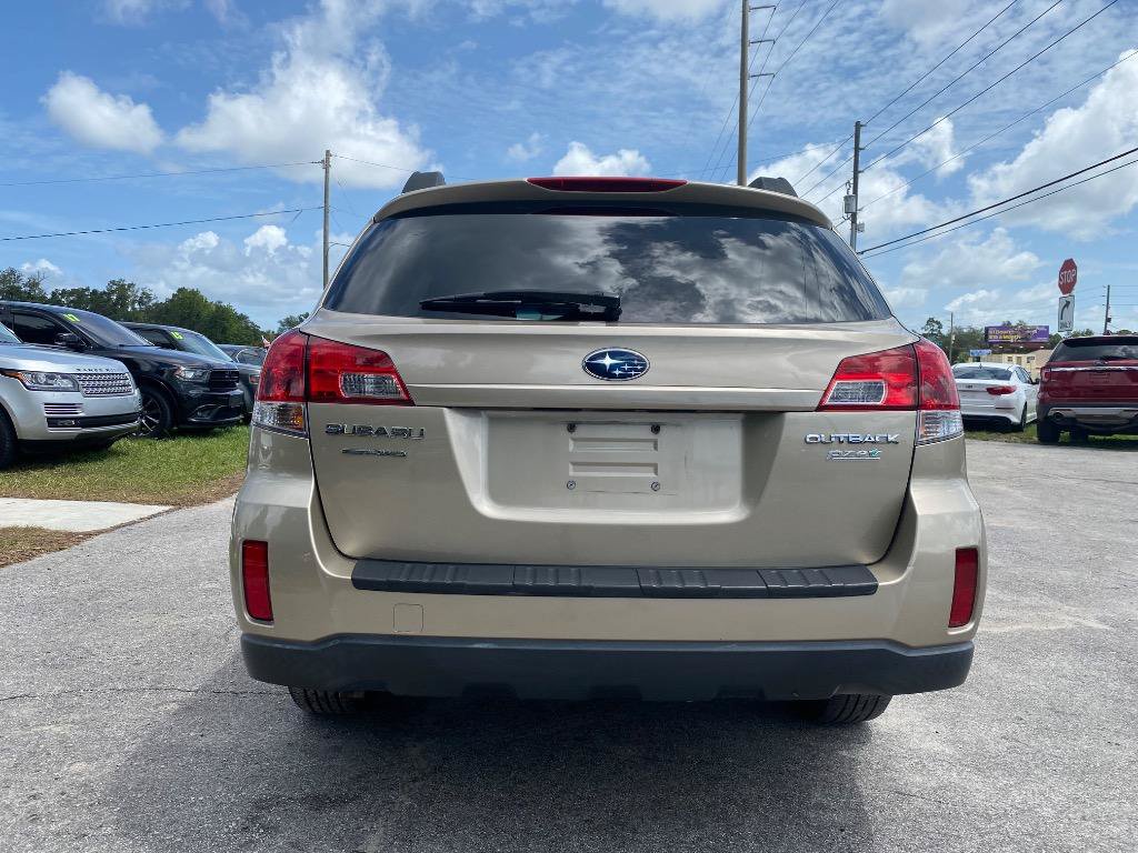 Used 2010 Subaru Outback 2.5i Premium AWD/4WD image 9