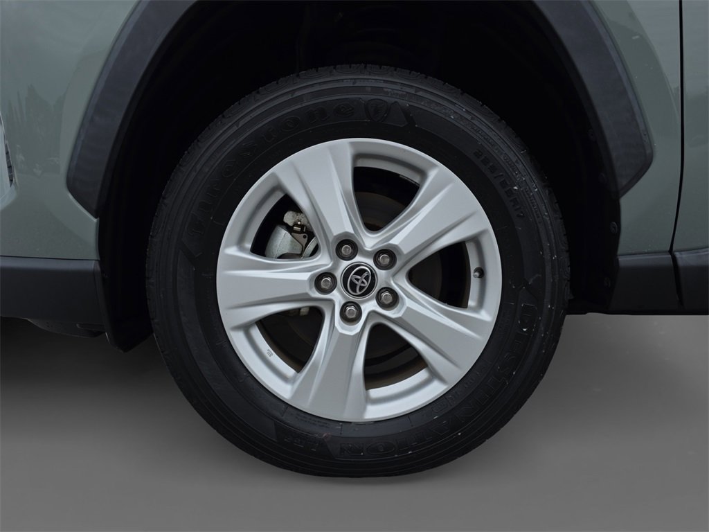 Used 2021 Toyota RAV4 XLE w/ Convenience Package image 15