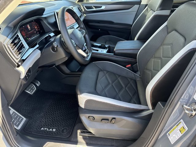 Certified 2024 Volkswagen Atlas Peak Edition SE AWD/4WD image 22