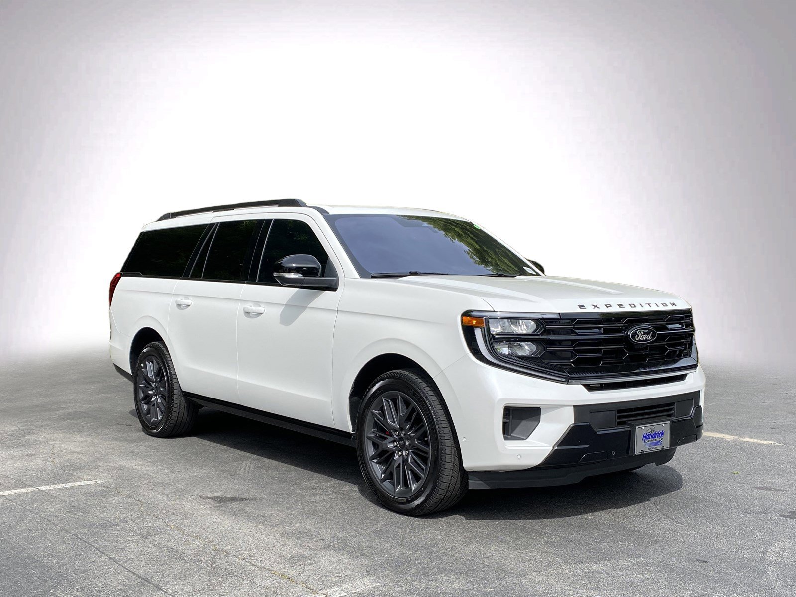 Used 2025 Ford Expedition Max Platinum w/ Stealth Performance Package AWD/4WD image 2