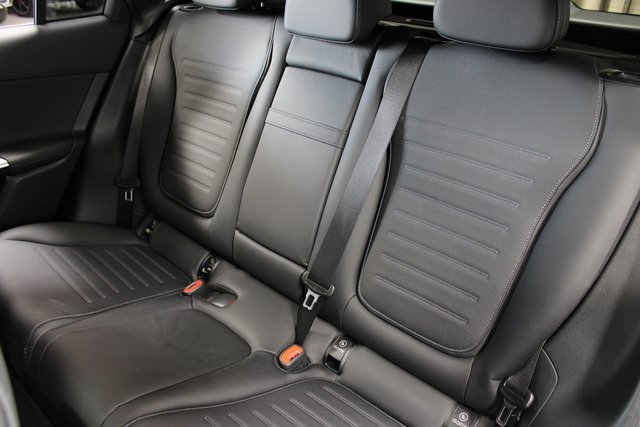 Used 2024 Mercedes-Benz GLC 300 image 12