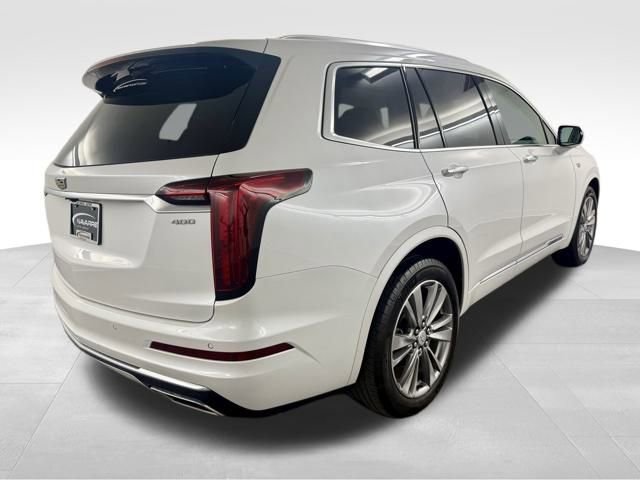 Used 2022 Cadillac XT6 Premium Luxury image 9