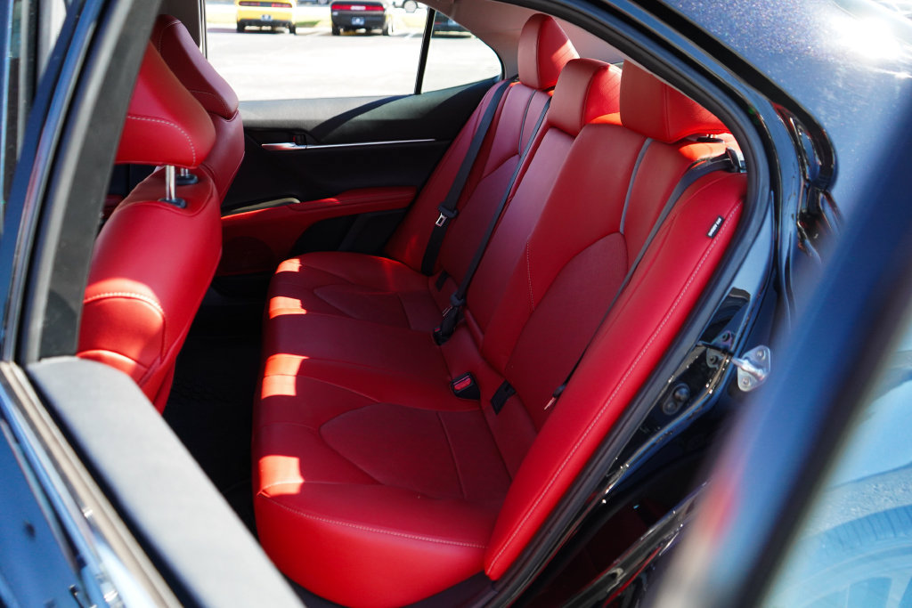 Used 2024 Toyota Camry XSE FWD image 8
